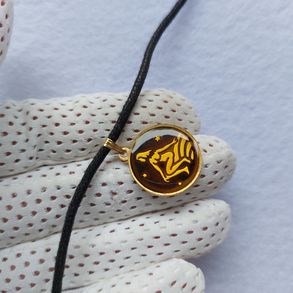 Vintage Pendant Necklace Zodiac ♍️ Virgo Symbol  Lucky Charm - Picture 11 of 11